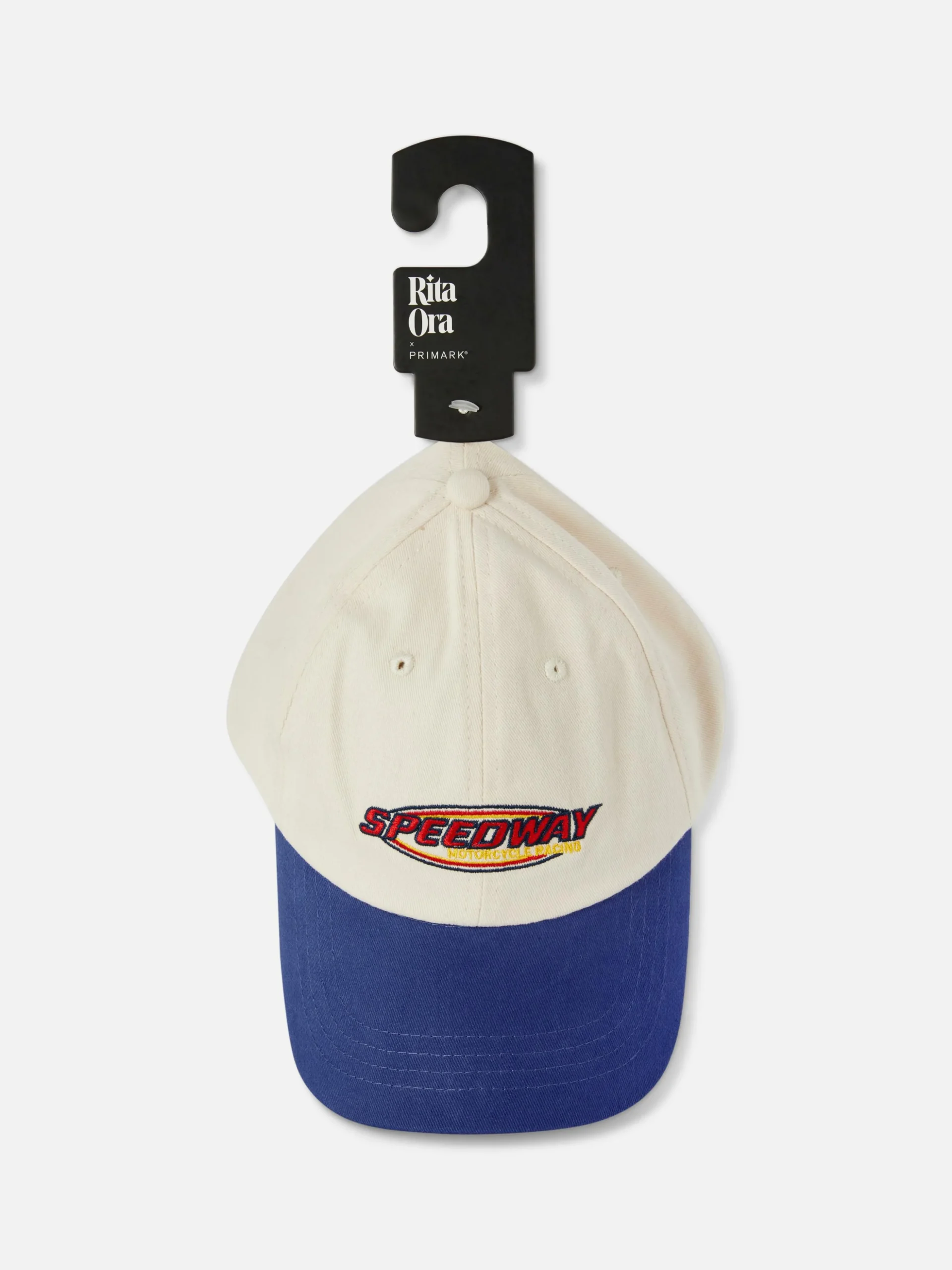 Casquette à Message Rita Ora