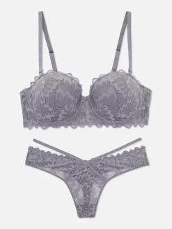 Ensemble Soutien-gorge Balconnets Et String En Dentelle