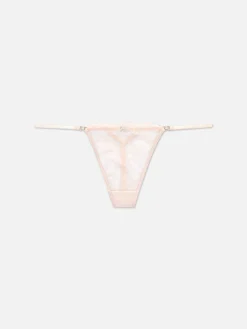 String En Dentelle Festonnée