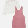 T-shirt Floral Et Robe Chasuble En Velours Côtelé